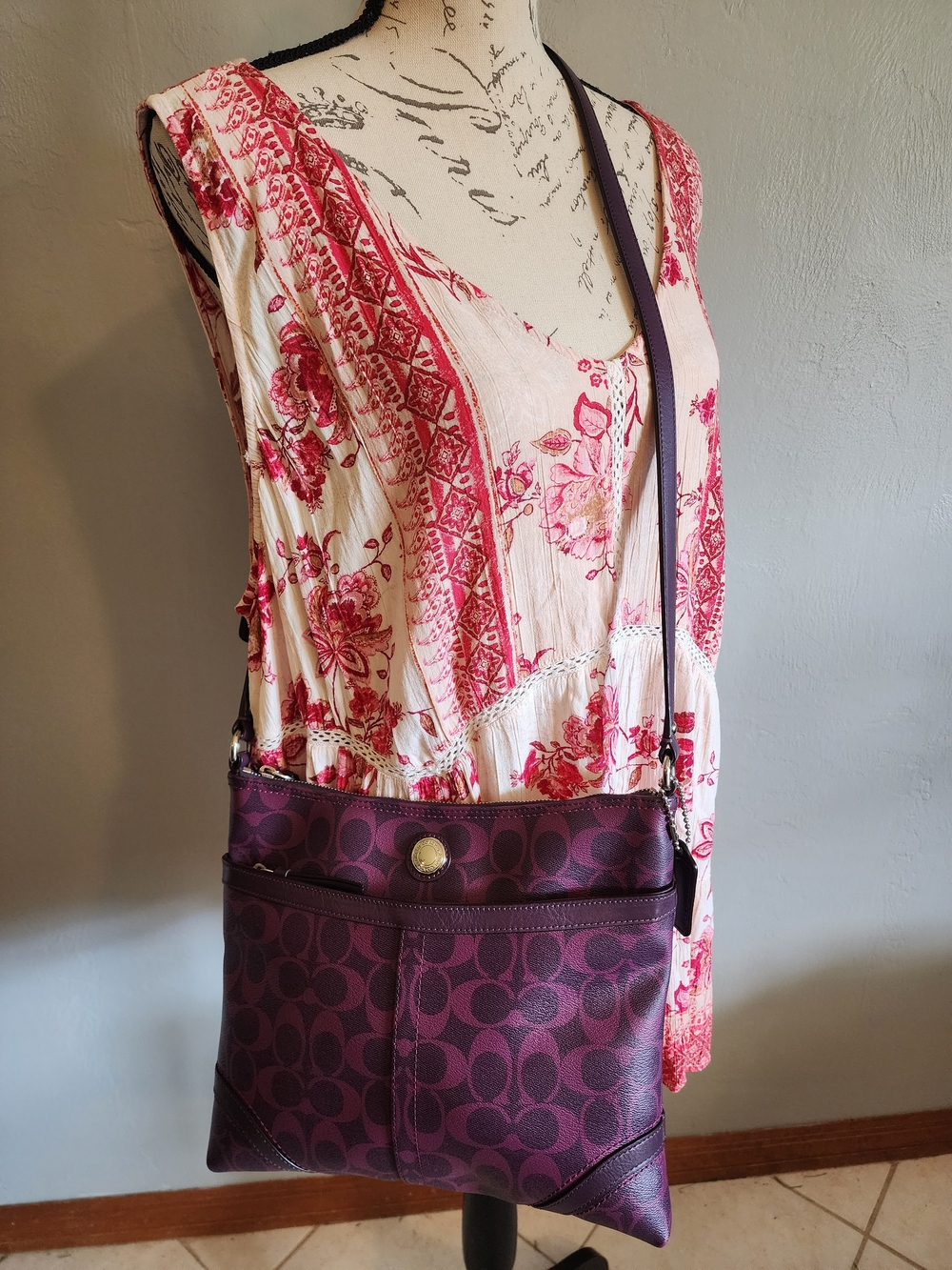 Coach Soho Monogram Zip Shoulder Bag In Deep Plum From 2011 - Picture 12 of 12